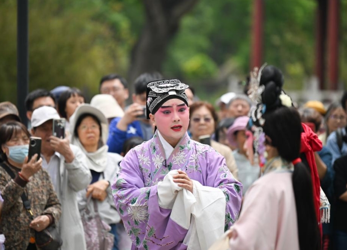 天津：在百年公园邂逅一出好戏
