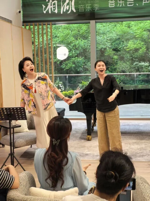 浙江杭州“湘湖音乐季”大师班唱响“永远的花样年华”