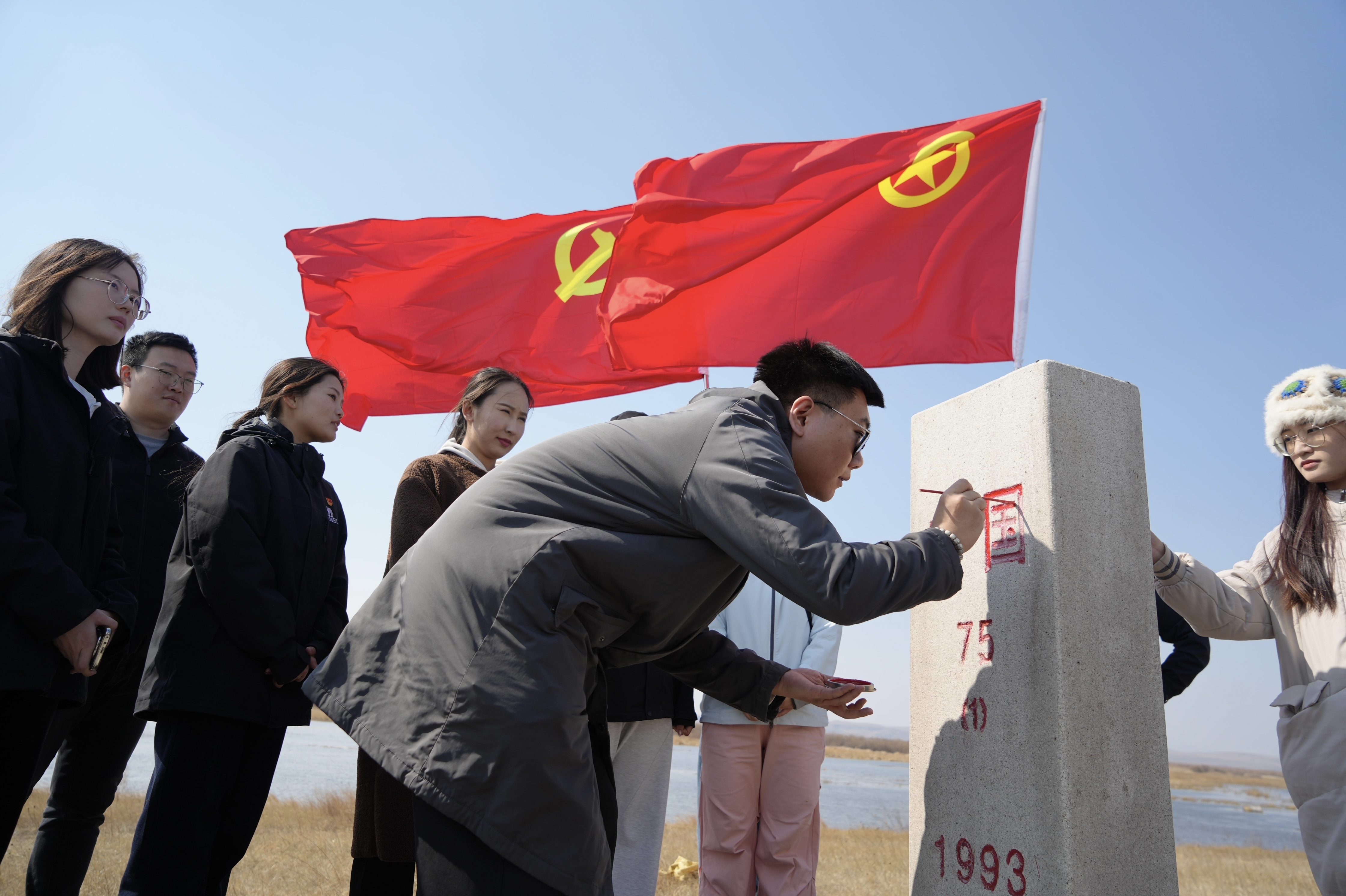 五四青春边关行 青春足迹护北疆