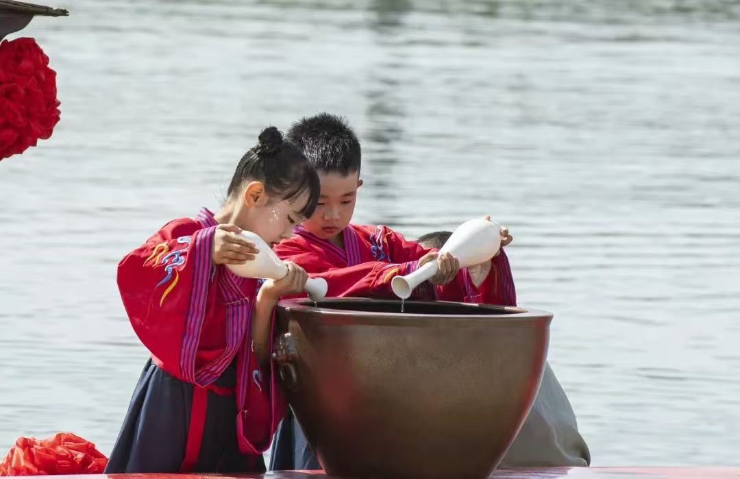 山东省沂源县第三十一届汇泉桃花节举办