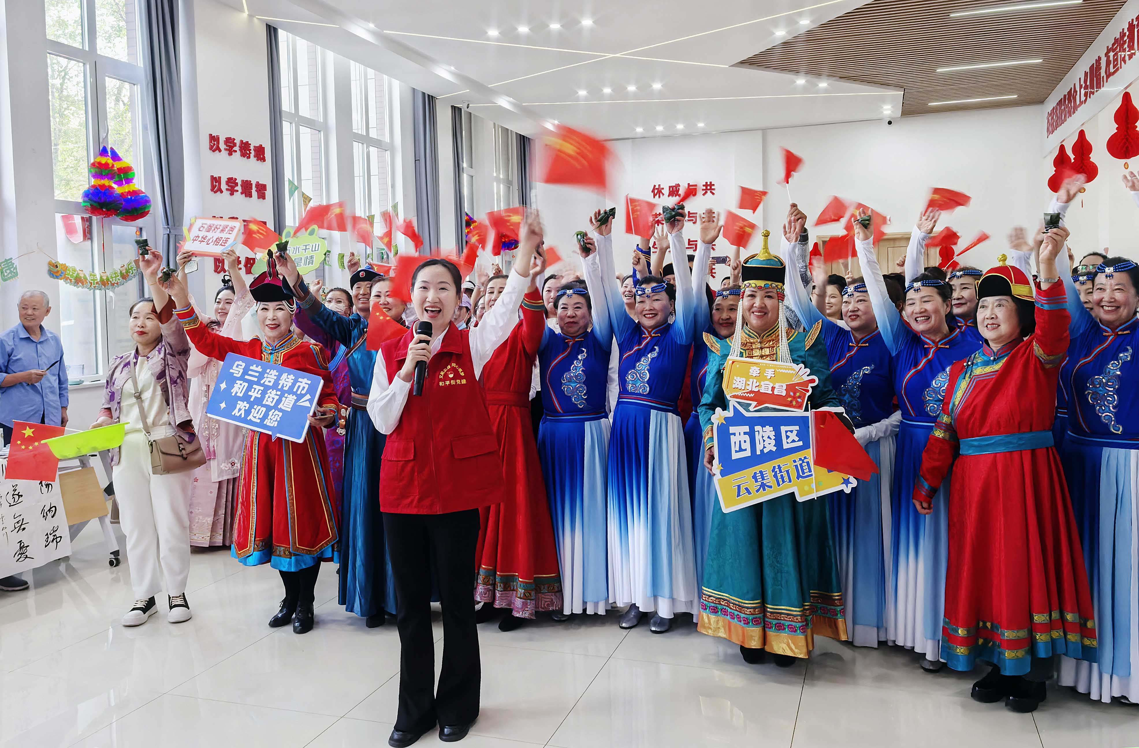 千“籽”同心聚合力 红石榴联盟共绘民族团结新画卷