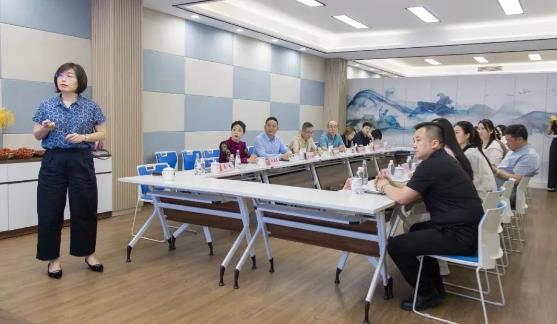 山东青岛即墨区品牌商会助民营企业“学法强企”