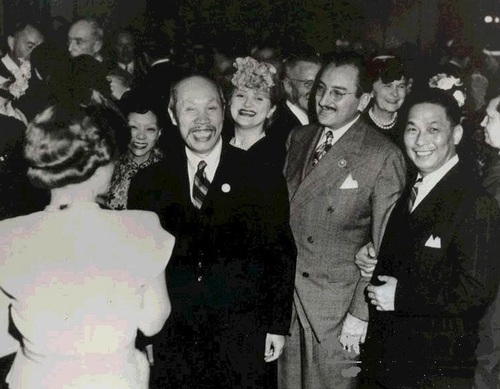 董必武（右三）与司徒俊葱（右一）(7442938)-20250623134837