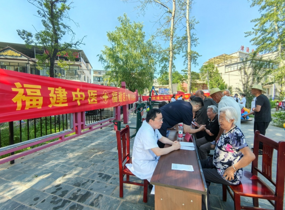 京津冀健康行 爱心义诊送健康——北京医疗专家赴河北易县开展义诊活动