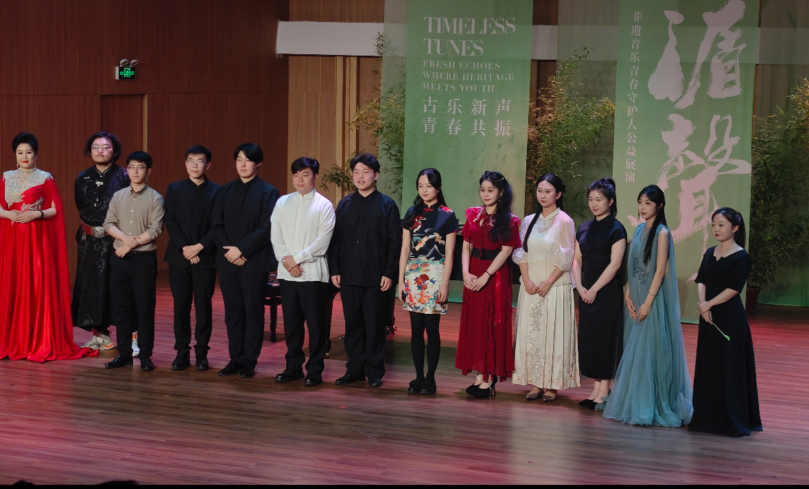 师徒接力传承经典：京城唱响《沂蒙山小调》