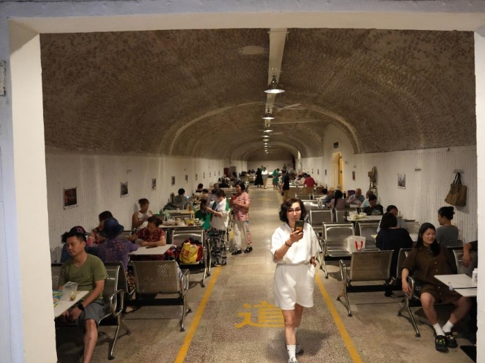 杭州：开放防空洞避暑纳凉