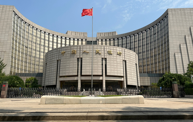 上半年我国人民币贷款增加12.92万亿元