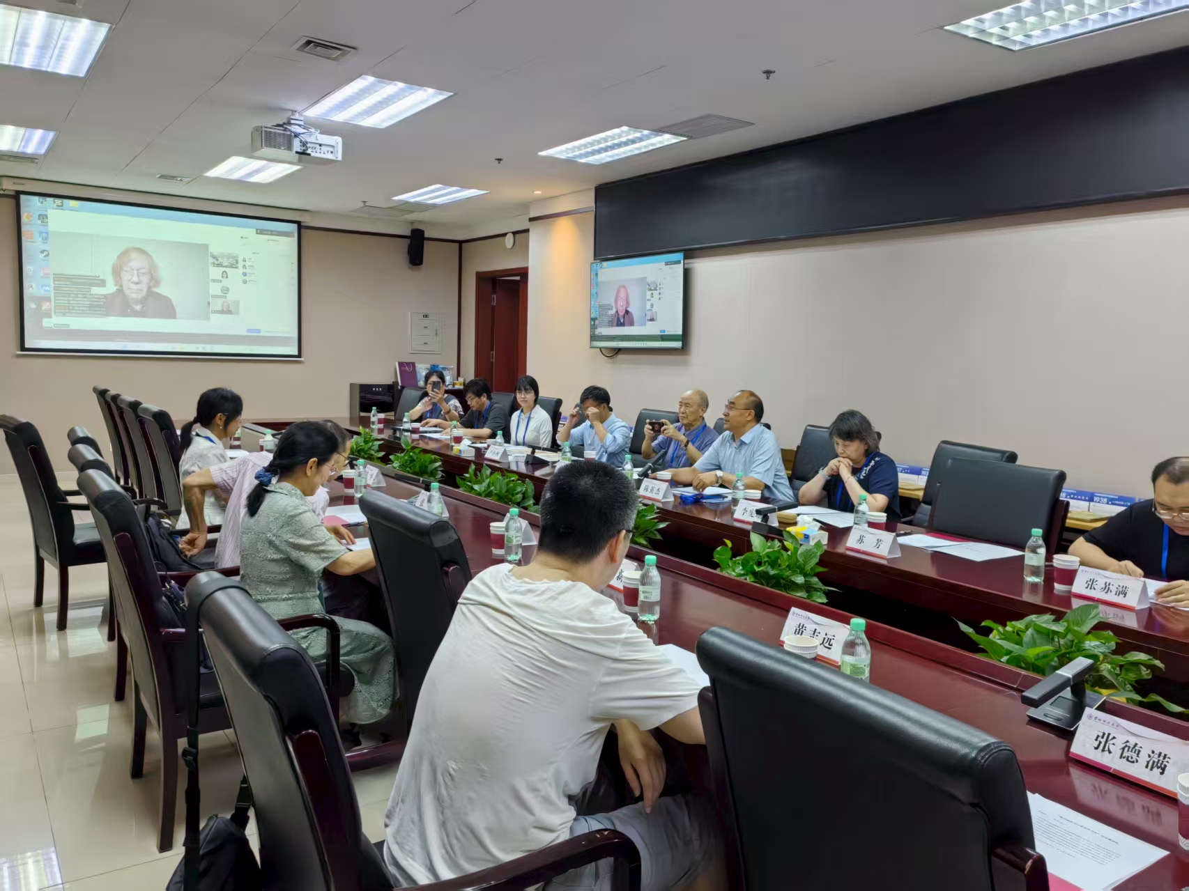 “抗日战争与中国女性书写”学术研讨会在京举办