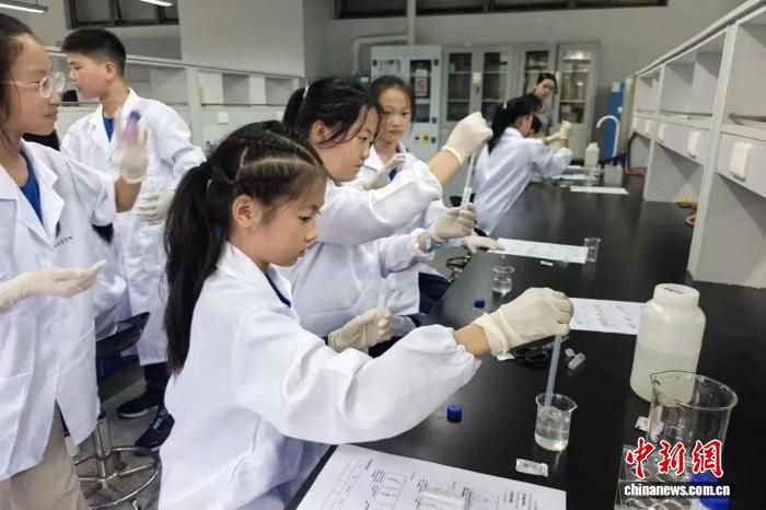 致公党教育帮扶 邀贵州毕节学子来沪研学