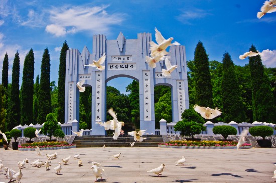 图为受降纪念坊（芷江县委宣传部供图）