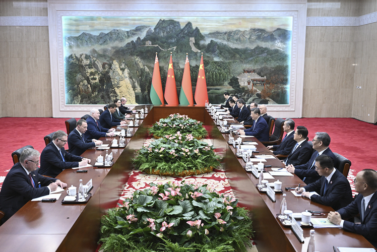 8月31日上午，国家主席习近平在天津迎宾馆会见来华出席2025年上海合作组织峰会和纪念中国人民抗日战争暨世界反法西斯战争胜利80周年活动的白俄罗斯总统卢卡申科。新华社记者 燕雁 摄