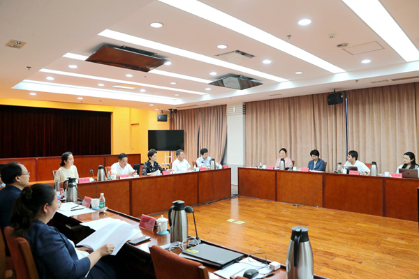 陶凯元出席“未成年人严重不良行为教育矫治现状与对策建议”专题研讨会