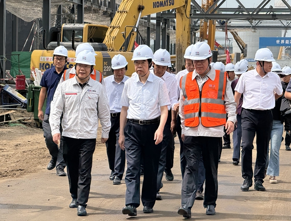 黄震率民进中央人口资源环境委员会调研组在吉林调研