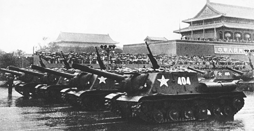 1956---在雨中受阅的人民解放军坦克(8091499)-20250903091022