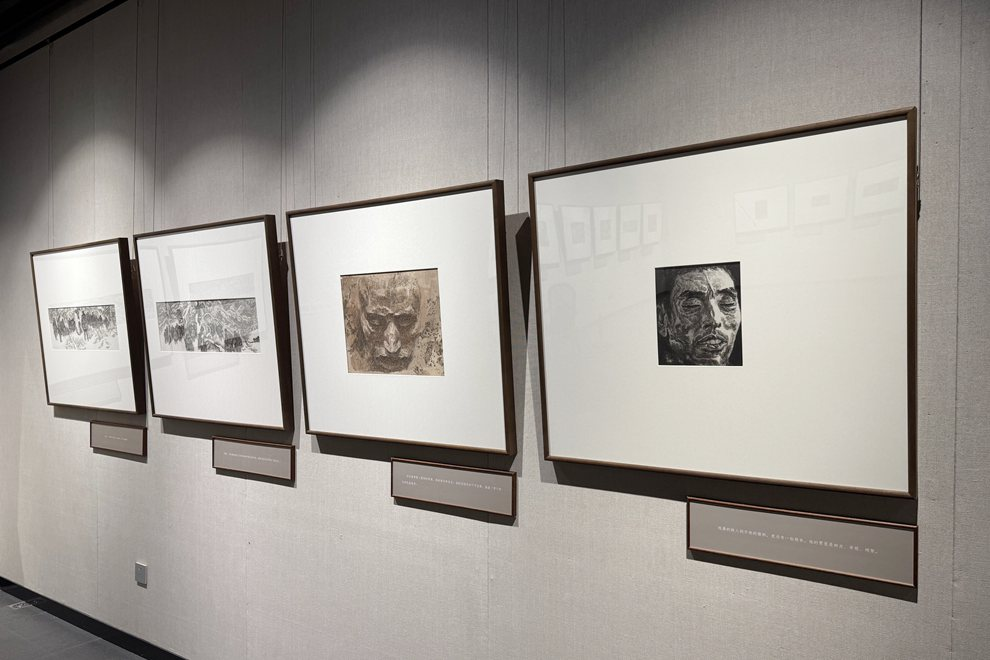“烽火史诗——赵奇抗战题材绘画展”在安徽合肥开幕