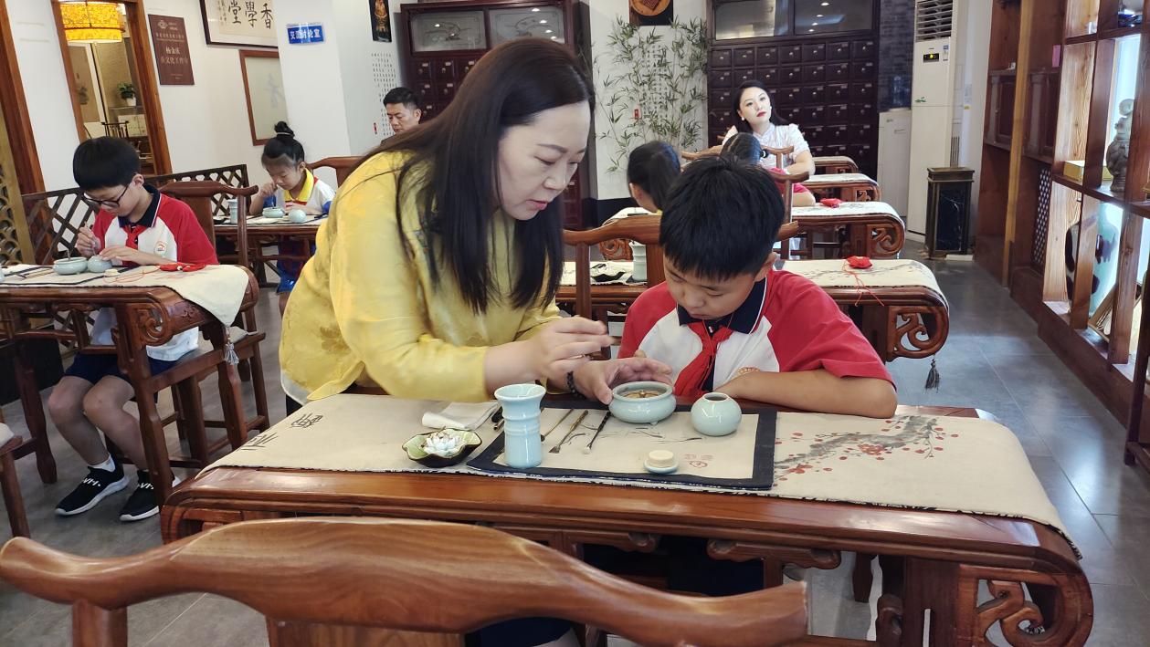 杨雪艳委员：清苑传统制香技艺传承人的匠心之路