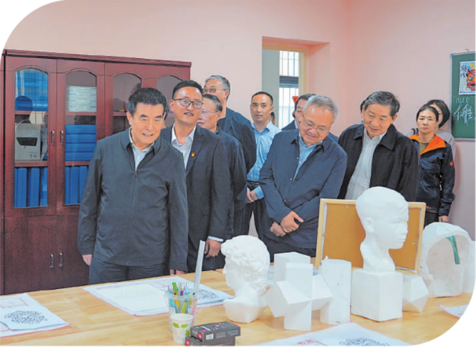 为“跌倒”的青春铺就阳光路