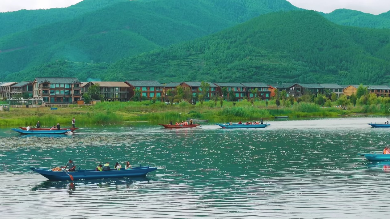 以诗意栖居，赴山河之约《住进风景里·72小时》开播