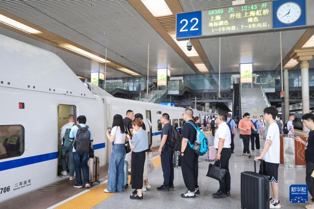 长三角铁路国庆中秋假期发送旅客近3020万人次