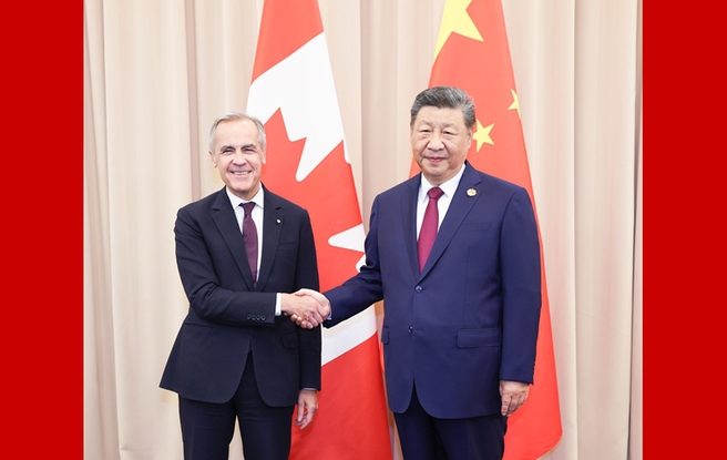 习近平会见加拿大总理卡尼