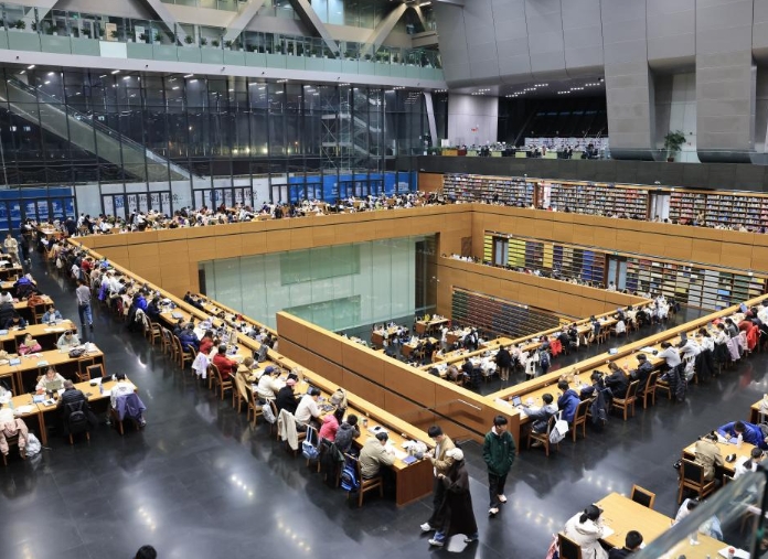 冬日国图读书暖