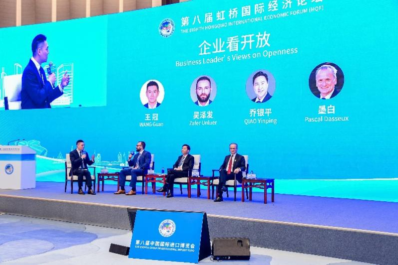 欧加隆中国总裁吴泽发（Zafer Unluer）在“企业看开放”圆桌交流环节发言，为促进全球开放合作、推动全球健康事业发展建言献策