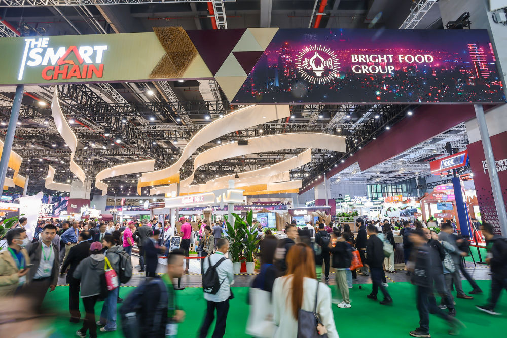 从展台到餐桌：光明的故事，在进博会上继续生长