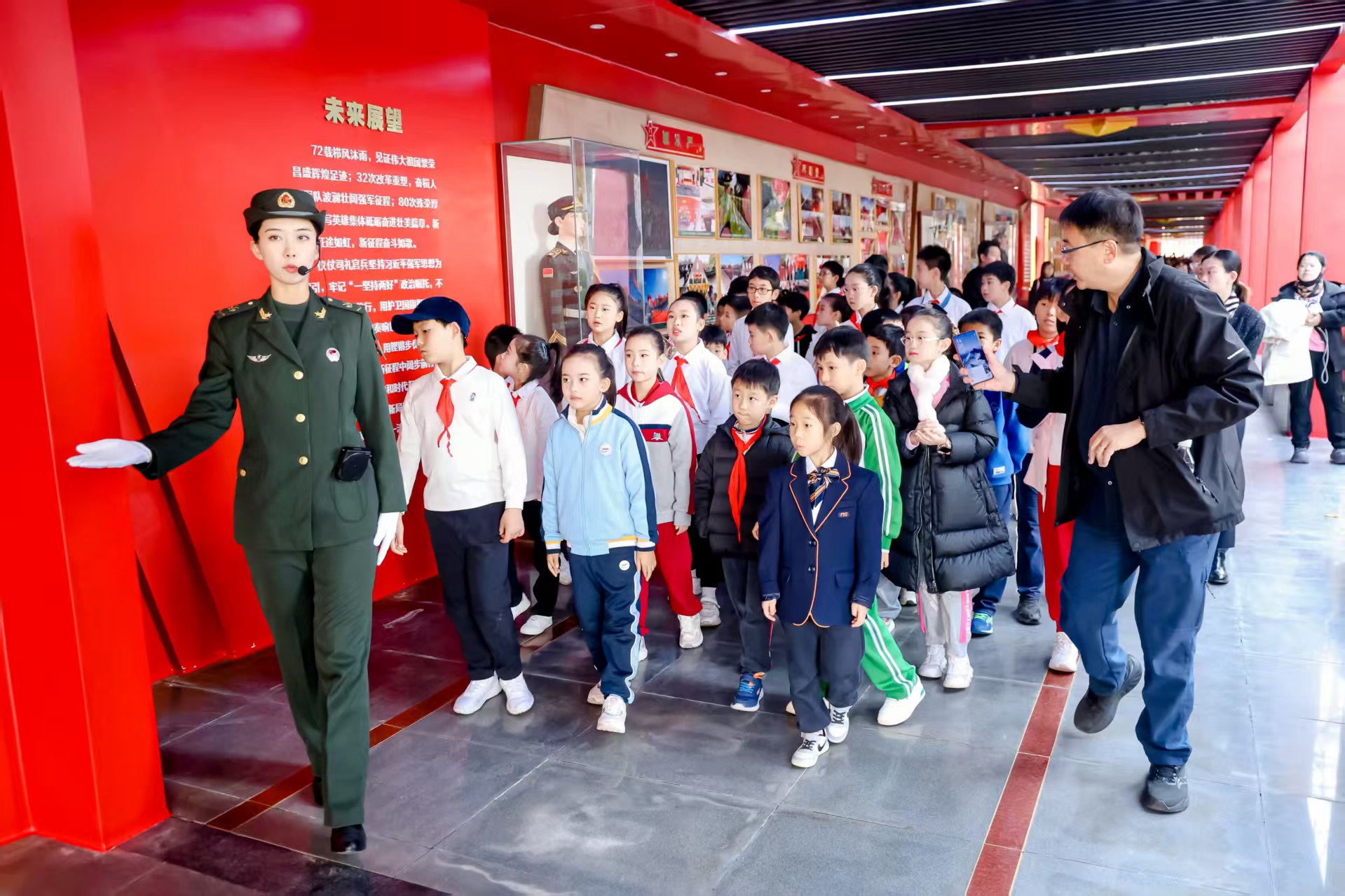 致敬“最帅天团” 铸就强国梦想