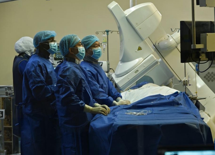 中国医疗队与尼日尔医院联合开展义诊活动