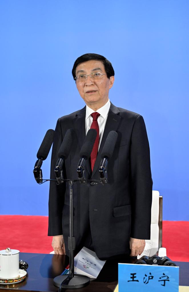 第十五届全国运动会在深圳闭幕 王沪宁出席闭幕式