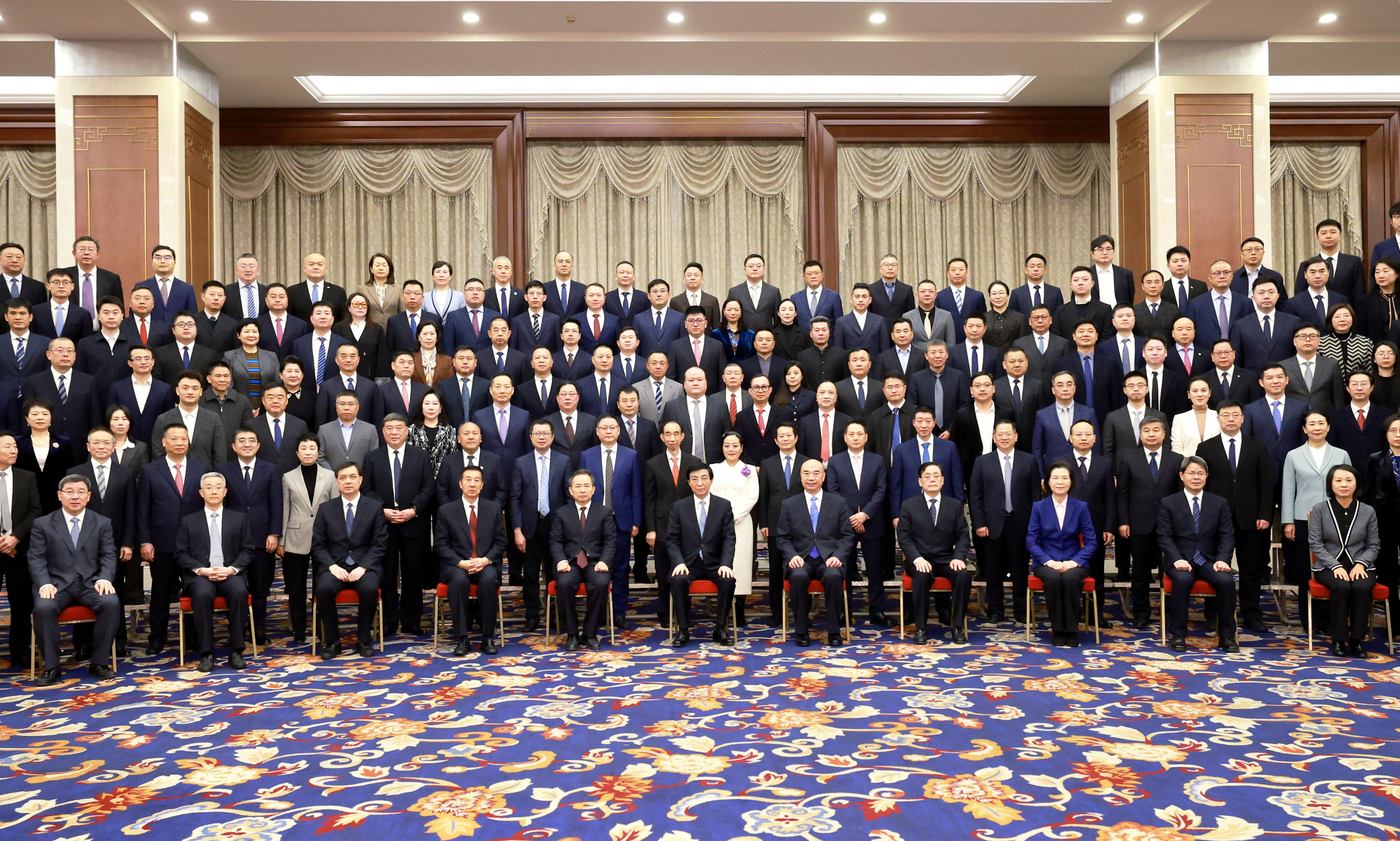 中国光彩事业促进会第七次会员代表大会在京召开 王沪宁会见与会代表