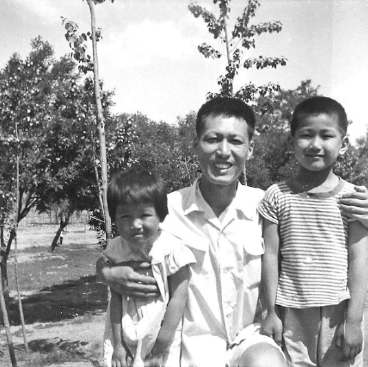 雏鹰志向 老牛精神