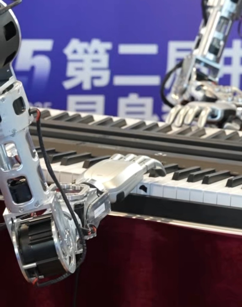 中关村具身智能机器人解锁“真干活”新技能