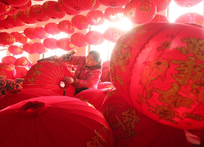 河北石家庄：赶制藁城宫灯