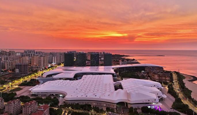 椰城奔跑遇康养 海口马拉松与海南康博会共绘健康图景