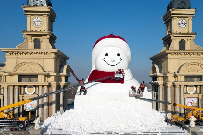 “尔滨”网红大雪人“露脸”啦