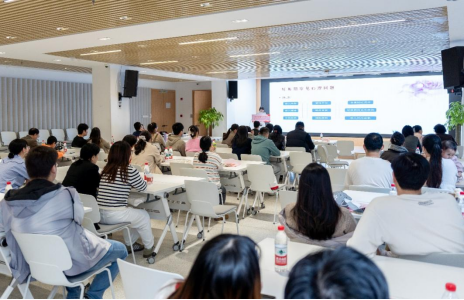 赋能孕产家庭，助力构建生育友好型社会