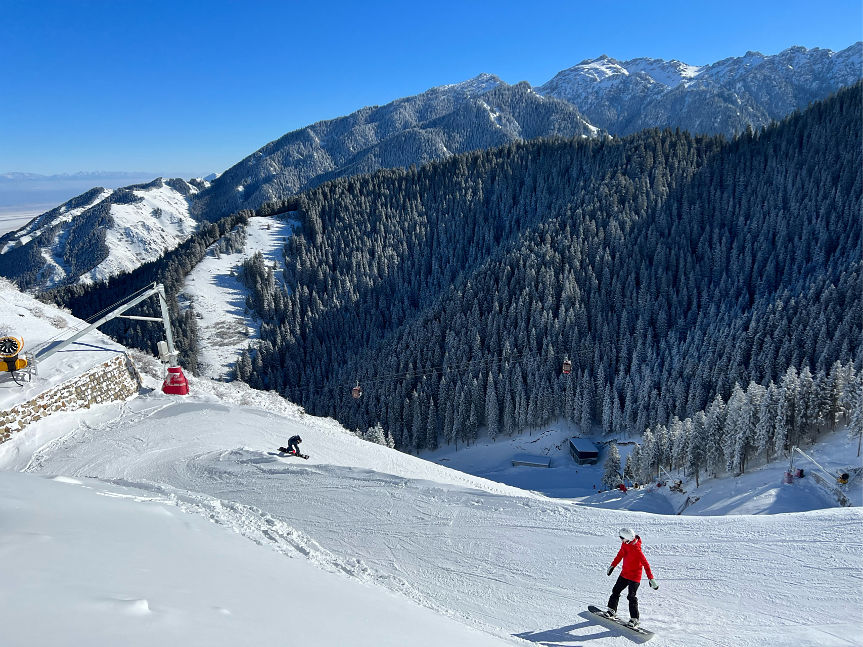 雪场开在家门口 牧民有了新生活