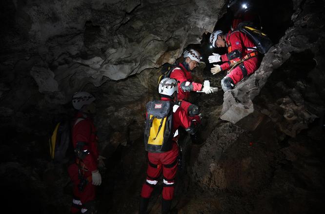 我国首次航天员洞穴训练圆满完成