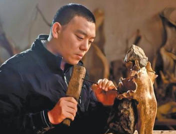 方寸之间 精琢生花（工匠绝活）