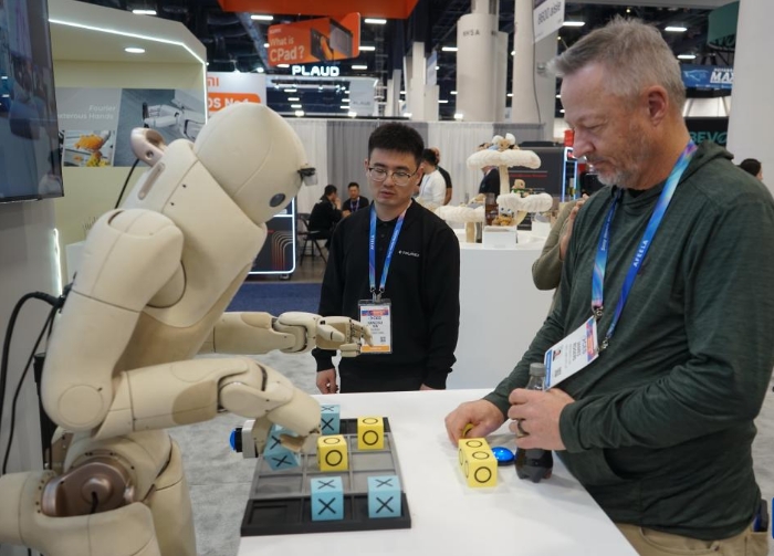 美国消费电子展上的中国机器人