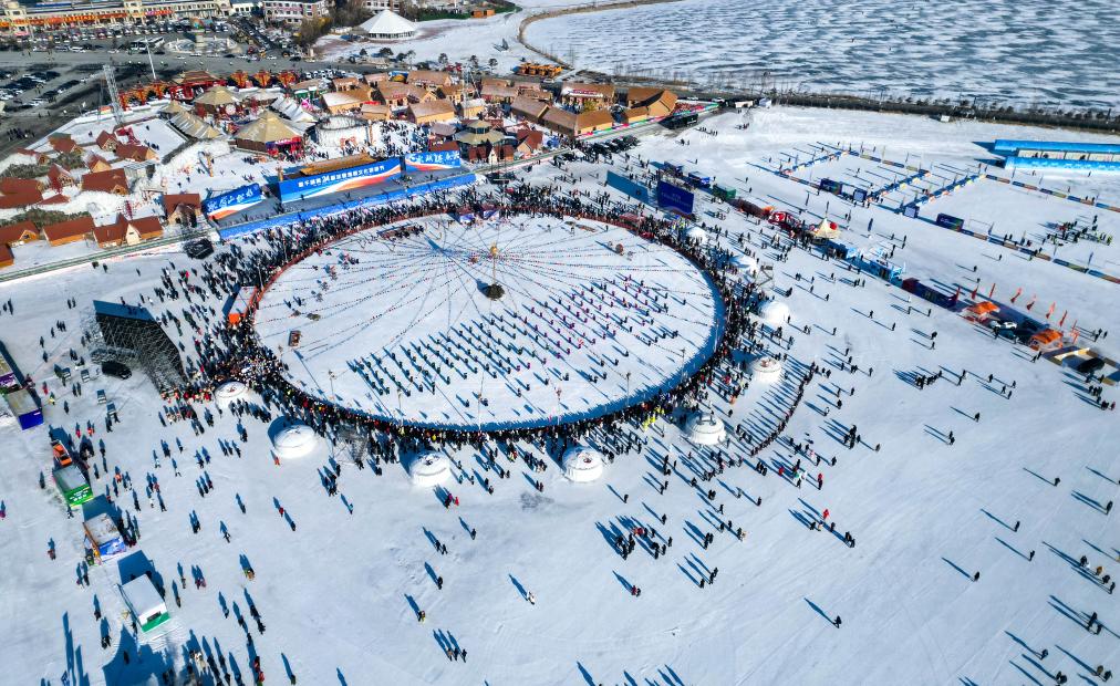 查干湖冬捕文化带动东北小城旅游热
