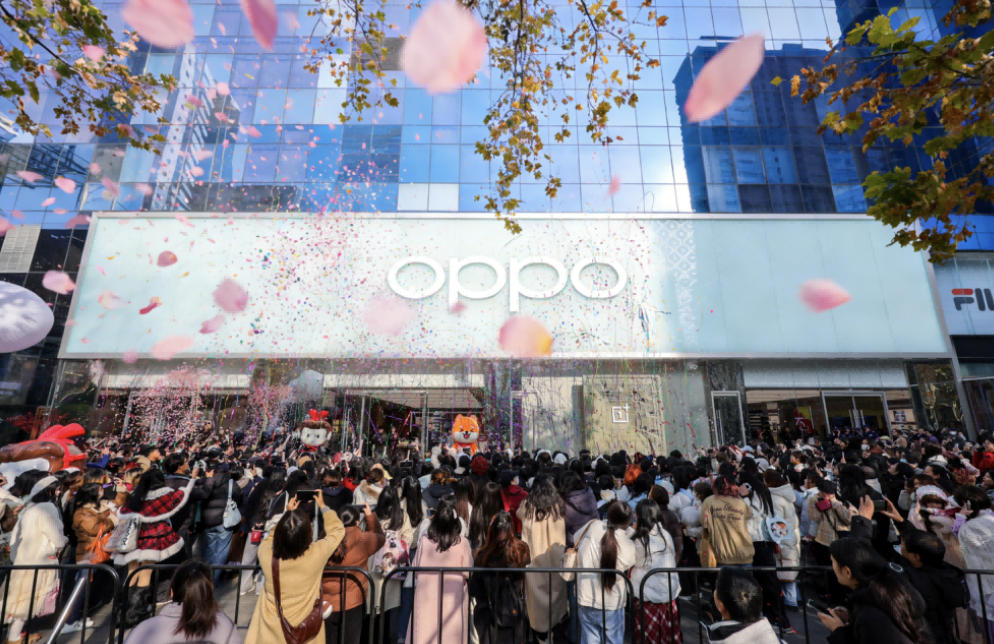 OPPO西北首家旗舰店落户西安 科技国潮吸引驻华外交官打卡体验