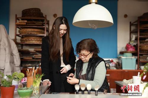 b81123f4-ecb7-43d9-9603-4cd0c256d5a9_zsite