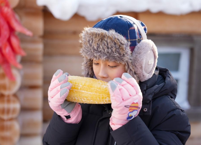 植物彩色冰现身冰雪大世界