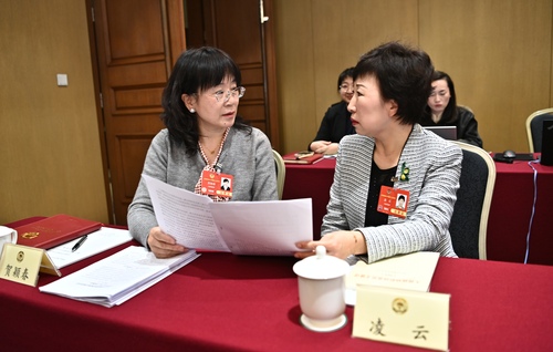 (31日3版 履职一年间)贺颖春(9252824)-20260131090720 (31日3版 履职一年间)贺颖春(9252824)-20260131090720