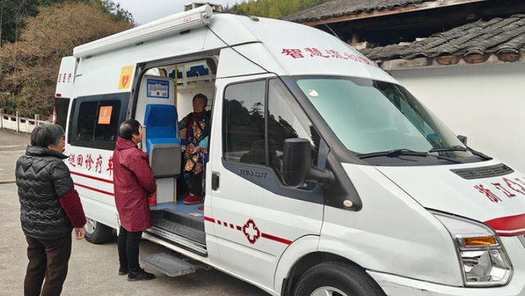 翻山越岭的“流动医院”