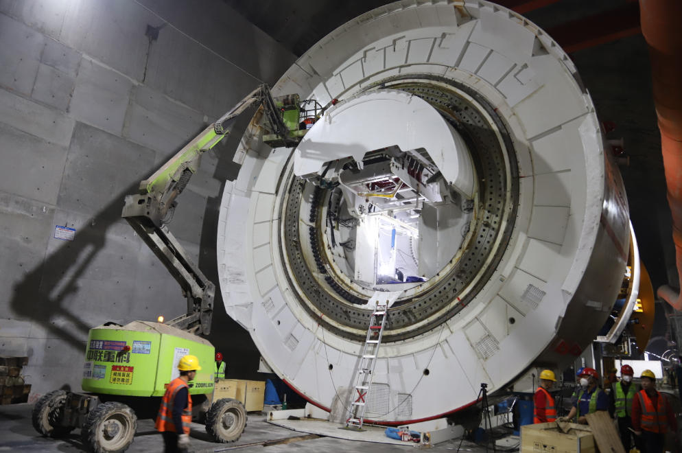 引江补汉工程大直径敞开式TBM“江汉武当号”顺利始发