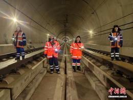 高寒高铁隧道里的“地热”守护