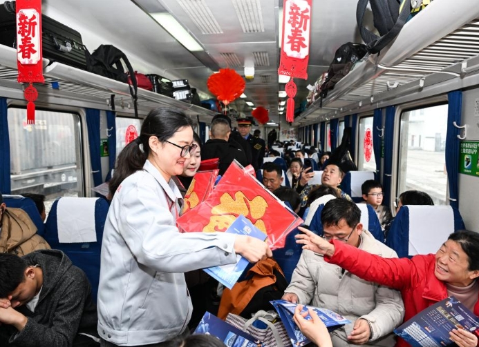 招聘会开进返乡列车